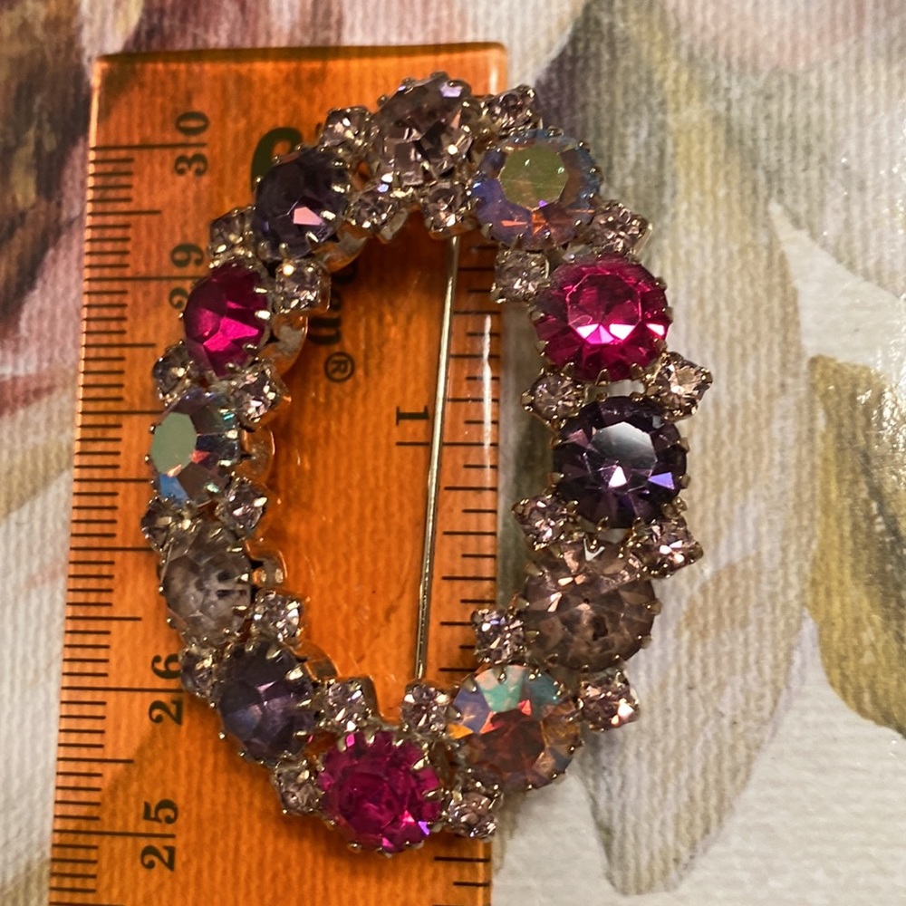 Vintage Karu Arke, Inc glittering rhinestone brooch & clip earrings - Picture 10 of 13